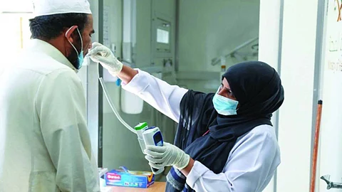 «الصحة»: على الجميع استمرار التقيد بالاحترازات حتى الوصول لبر الأمان