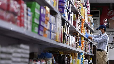 بالصور.. ضبط 106 أطنان أغذية مخالفة للاشتراطات بالرياض