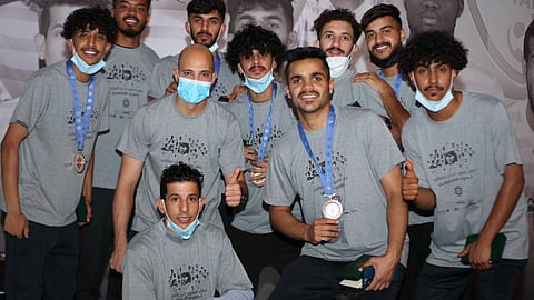 الطائي يفجِّر غضب جماهير التعاون بتميمة «جاكم الذيب»
