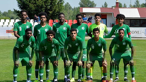 28 لاعبًا يدعمون أخضر الشباب استعدادًا لكأس العرب