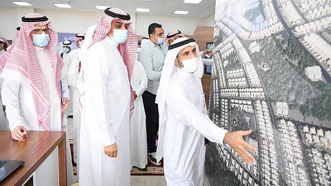 البدير يتفقد مشاريع «سكني» و«التنموي» بجازان.. ويؤكد تسليمها في المواعيد