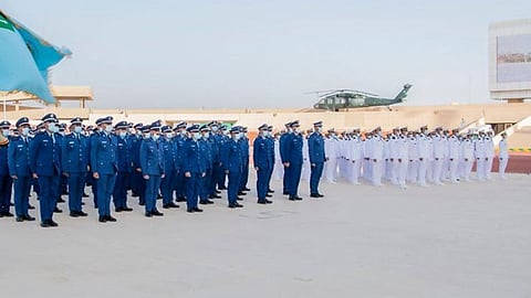 نيابة عن ولي العهد.. الرويلي يرعى حفل تخريج الضباط الجامعيين