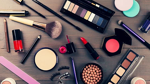 5 نصائح للحفاظ على مستحضرات التجميل وتخزينها