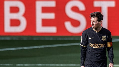 ميسي يقرر البقاء في برشلونة حتى 2023