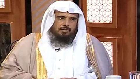 الخثلان: الطواف عن الميت وإهداء الثواب له جائز بدون «دعاء معين»