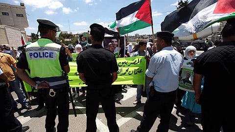 غضب شعبي ضد السلطة الفلسطينية بعد مقتل ناشط سياسي بالضفة