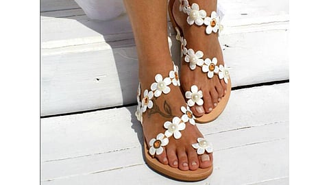 «الشبشب» نجم الموضة في صيف 2021