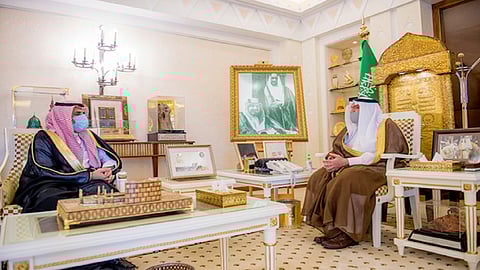 أمير القصيم يرحب بالمدير الإقليمي الجديد لبنك التنمية الاجتماعية بالشمالية