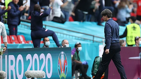 يواكيم لوف يتهم «الفرص المهدرة» بإقصاء ألمانيا في يورو 2020