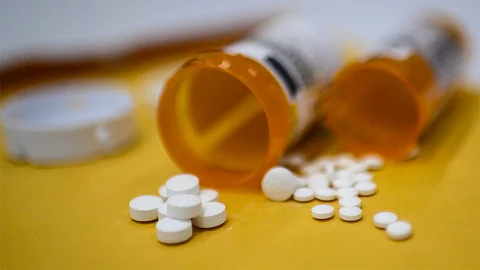 أخصائي نفسي يوضح أشهر الأدوية النفسية التي تسبِّب الإدمان