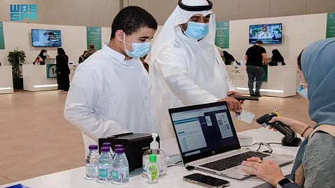 بدء تلقيح الطلاب والطالبات من ١٢ حتى ١٨ عامًا بالحدود الشمالية