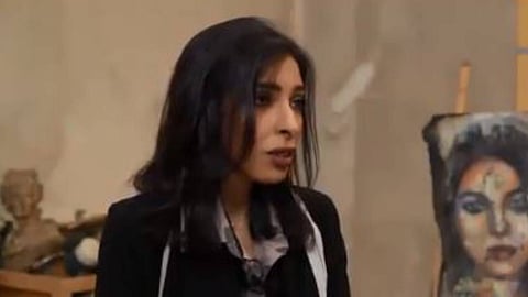 احترقت مئات لوحاتها.. رسامة سعودية تتحدى الظروف وتبدأ من جديد