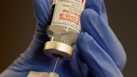 الإمارات تعتمد الاستخدام الطارئ للقاح «موديرنا» المضاد لكورونا