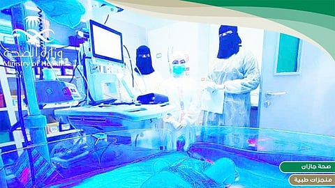 فريق طبي بمستشفى الحرث ينقذ حياة مريضة عبر تقنية الطب الاتصالي