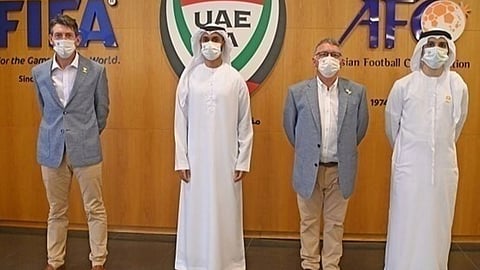 الاتحاد الإماراتي يستعين بالإنجليزي لي بروبرت لإدارة الحكام