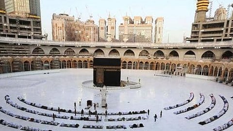 إتاحة صحن المطاف بالحرم والدورين الأرضي والأول للحجاج
