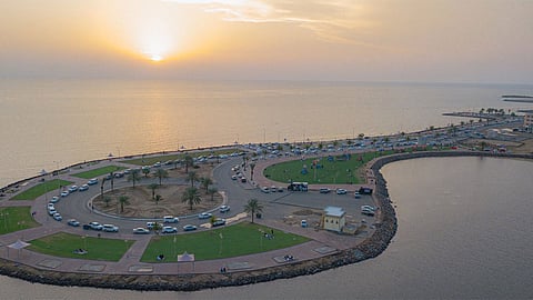 تنبيهات الأرصاد: سحب وأمطار رعدية ورياح نشطة على مناطق عدة