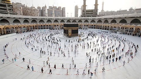 «الحج والعمرة»: تحديد 4 أماكن رئيسية لتجمع الحجاج ومشرف صحي لكل حاج