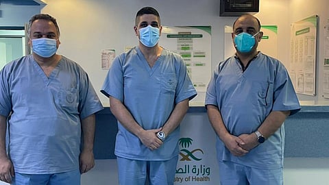 إزالة ورم ليفي ضخم من رحم مريضة في تبوك في 150 دقيقة