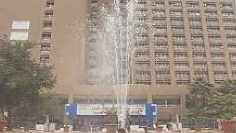 حريق في وزارة الصحة العراقية وتفجير برجين لنقل الكهرباء من إيران