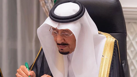 مجلس الوزراء يعتمد 12 قرارًا.. ترقيات حكومية وحسم أنظمة المدفوعات الخليجية