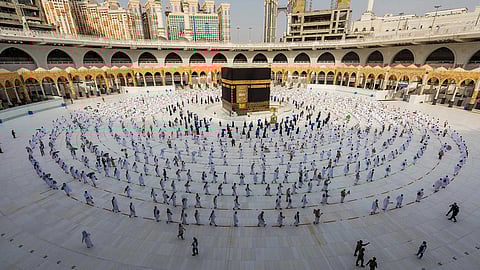 الطواف ببيت الله الحرام.. تضرع وابتهال ومناجاة للرحمن