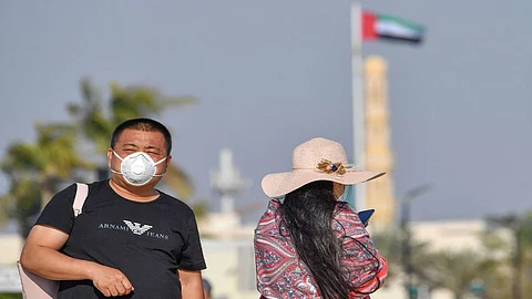 أبوظبي تفرض عزلًا جزئيًا للحد من تفشي كورونا الإثنين المقبل