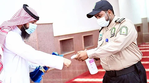 «الشؤون الإسلامية»: فتح 6 مساجد بعد تعقيمها في 4 مناطق