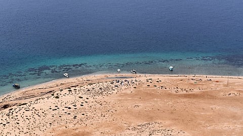 جزيرة كدمبل.. الاسترخاء على شواطئ عسير البكر