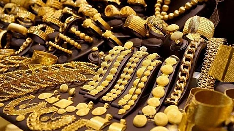 انخفاض أسعار الذهب بالسوق السعودية في رابع أيام العيد
