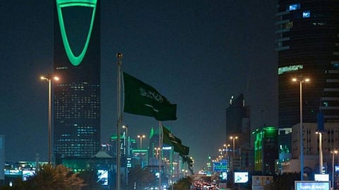 أخبار السعودية.. إشادة دولية بتنظيم الحج.. ولقاح فايزر لفئة 12 لـ18