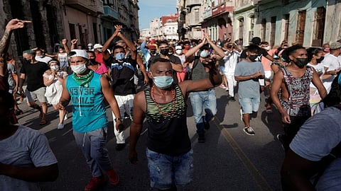 «النفوذ» كلمة السر في دعم إيران للحكومة الكوبية أمام التظاهرات الشعبية