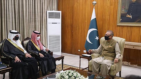 رئيس باكستان يستقبل وزير الخارجية.. ويشيد بنجاح موسم الحج