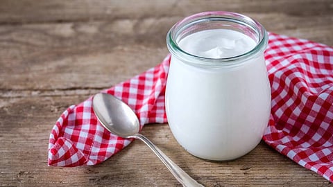 دراسة: الزبادي يساعد على النوم بدون أرق والتخلص من الاضطرابات