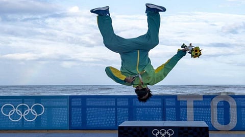 البرازيلي فيريرا يدخل التاريخ الأولمبي من باب ركوب الأمواج