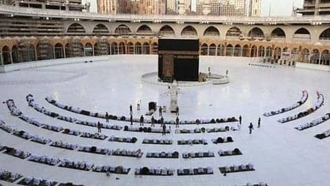 شؤون الحرمين تقدم برامج وخدمات لقاصدات المسجد الحرام