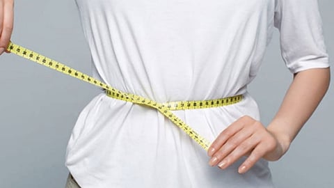 مشروب يساعد في التخلص من دهون البطن في 3 أسابيع فقط