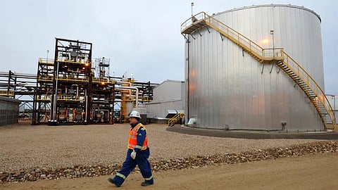 مصافي التكرير الروسية تعيد طاقة معالجة خام النفط للتشغيل