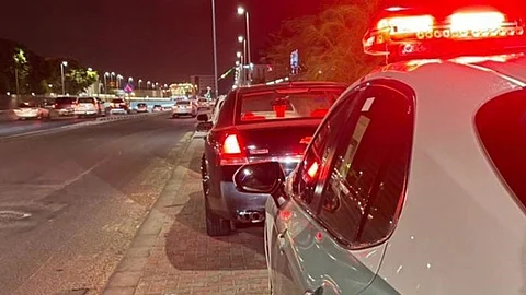 ضبط قائد مركبة لقيادته بسرعة عالية وبدون لوحات في الطائف