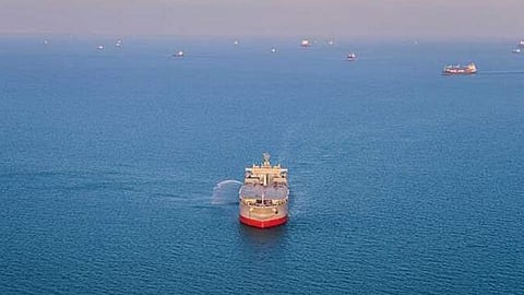 سلطنة عمان تكشف تفاصيل تعرض ناقلة نفط لهجوم قبالة سواحلها