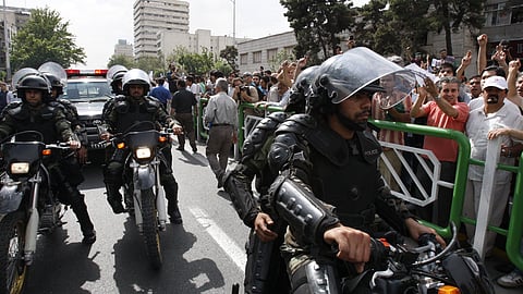 السلطات الأمنية بإيران تعتقل ناشطين بالأهواز بعد وقفة احتجاجية ضد قطع المياه