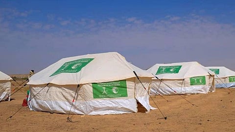 بالصور.. المملكة توزع مساعدات عاجلة لمتضرري السيول بالجوف اليمنية