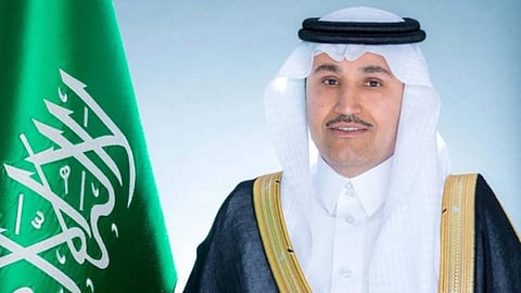 وزير النقل يدعو الشباب للتسجيل في برنامج تدريبي منتهٍ بالتوظيف