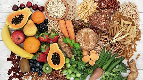 6 أطعمة غنية بالألياف تساعد على تعزيز صحة الجهاز الهضمي