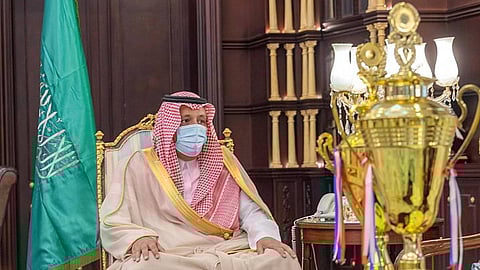 بالصور.. أمير الباحة يُكرّم أبطال «كرة الهدف» لذوي الهمم