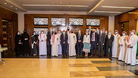 بالصور.. وزارة الاستثمار تستضيف وفدًا تجاريًّا من لاتفيا