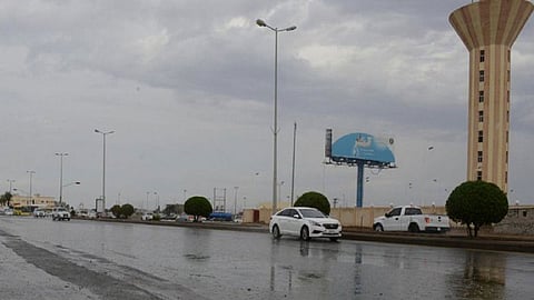 الأرصاد ينبه من هطول أمطار متوسطة إلى غزيرة على جازان