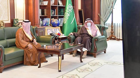 أمير جازان يدشّن التمرين التعبوي لفرضية مكافحة التلوّث البحري