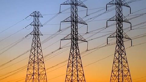 إيران تعلن وقف تصدير الكهرباء إلى العراق