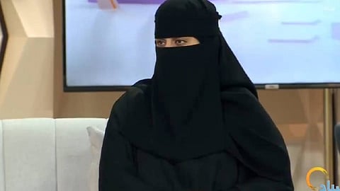 مستشارة قانونية توضح نقاطًا حيوية في عقد العمل.. وأهمية المادة 52